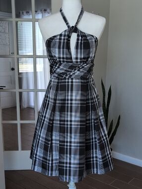 NWOT BCBG Black and White Halter Plaid Dress With Full Skirt Fit And Flare 4